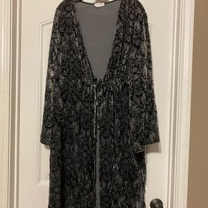 Women’s velvet duster